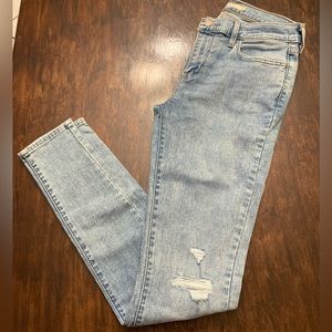 Levis 710 super skinny with rips